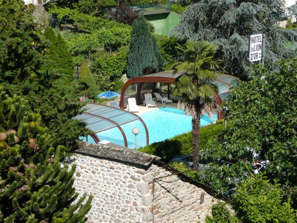 Hotel Du Lion D'Or Entraygues-sur-Truyère Exterior foto