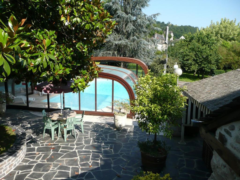 Hotel Du Lion D'Or Entraygues-sur-Truyère Exterior foto