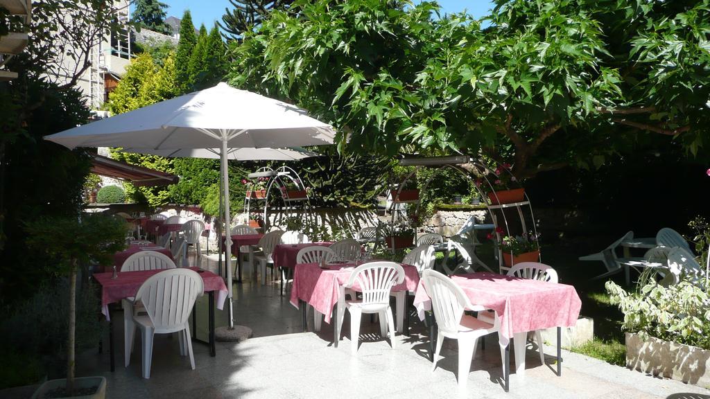 Hotel Du Lion D'Or Entraygues-sur-Truyère Exterior foto